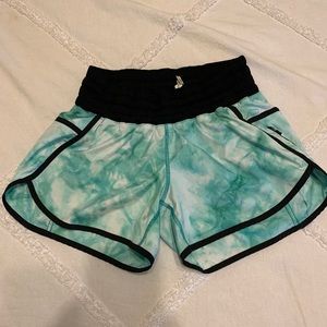 Lululemon hotty hot shorts